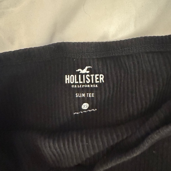 Hollister Slim Tee Black Off-Shoulder Top - Picture 2 of 2